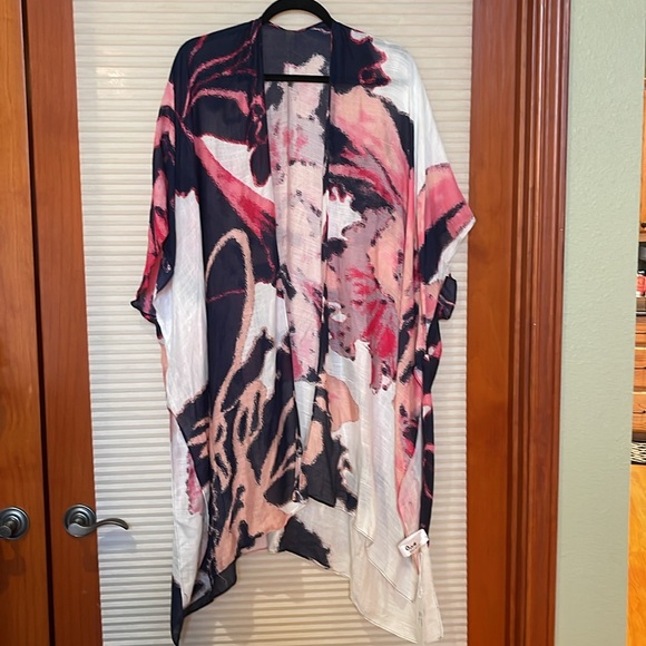 Kimono NWT beautiful blue and pink design - Picture 4 of 16